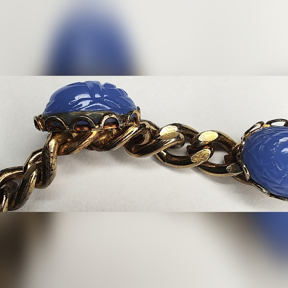 Vintage gold tone scarab bracelet Link Chain Blue Resin Plastic Egyptian 6.5" - Picture 6 of 8